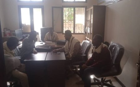 مدير عام خنفر يتفقد سير العمل في عدد من المرافق الخدمية بالمديرية