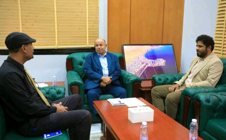 محافظ حضرموت يلتقي مدير عام فرع هيئة الأراضي ومدير عام مديرية المكلا عقب استلامهما مهامهما الجديدة