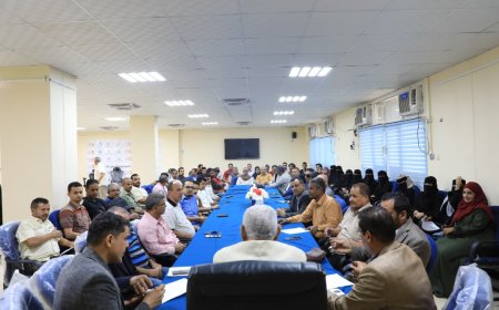 بنًاء على توجيهات الوزير البكري.. وكيل وزارة الشباب والرياضة يرأس اجتماعاً لموظفي الوزارة