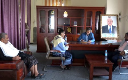 محافظ أبين يناقش مع مدير عام الاتصالات  الإرتقاء بنشاط الاتصالات في مختلف مناطق المحافظة