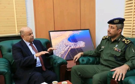 محافظ حضرموت يبحث مع مدير عام الأمن والشرطة بساحل حضرموت جهود تعزيز الأمن والاستقرار بالمحافظة