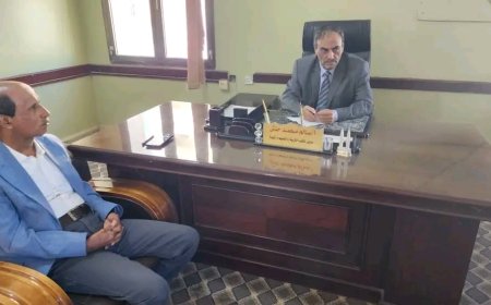 السلطة المحلية بشبوة تواصل تقييم الأداء والانضباط الوظيفي في الوحدات الإدارية للدولة