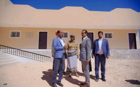 المحافظ بن الوزير يتفقد مستوى الإنجاز في مشروع مدرسة الشبكة للتعليم الأساسي
