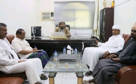 مناقشة أنشطة مكتب مؤتمر حضرموت الجامع بمديرية السوم