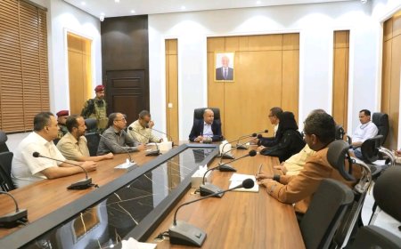 محافظ حضرموت يؤكد دور التعليم الفني والتدريب المهني في تلبية متطلبات سوق العمل وخلق فرص للشباب