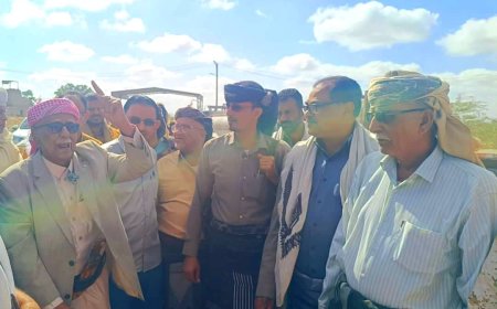 اللواء علي محمد القفيش يتفقد طريق الناصر بمدينة لودر