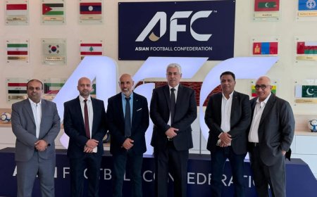 وفد الاتحاد اليمني لكرة القدم يبحث سبل التعاون مع الاتحاد الآسيوي في كوالالمبور