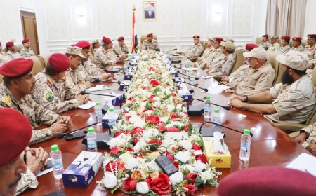 لقاء عسكري تشاوري في عدن يناقش الترتيبات الأولية لعمل اللجنة العسكرية وتهيئة استلام المعسكرات
