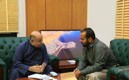 محافظ حضرموت يطلع على الإجراءات المتبعة لتأمين مطار الريان وجهود استعادة المعدات التابعة له