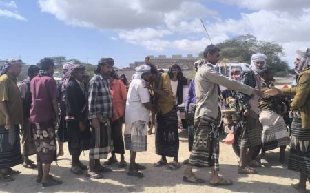 انتقالي أحور يقدم واجب العزاء لأسرة الفقيد الشيخ يسلم أحمد غيرم اليسلمي