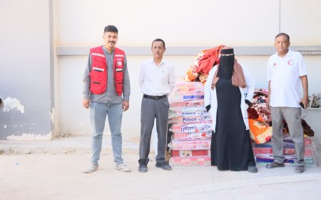 جمعية الهلال الأحمر اليمني فرع حضرموت تسلم الطوارئ التوليدية الشاملة بهيئة مستشفى سيئون العام مجموعة من الفرش والبطانيات