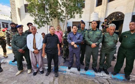 بتكليف من مدير أمن العاصمة عدن.. نائب المدير ينفذ جولة ميدانية لتفقد أقسام الشرطة