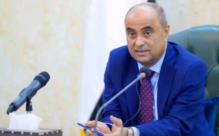 رئيس الوزراء يعلن عن دعم سعودي جديد وعاجل بـ 90 مليون دولار لصرف مرتبات الموظفين