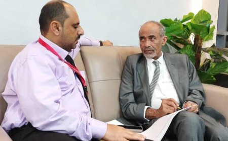 الشيخ عزام الصبيحي يهنئ الفريق الركن محمود الصبيحي بتعيينه عضواً في مجلس القيادة الرئاسي