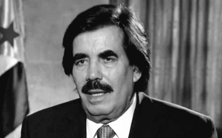 العميد ركن لقلم يعزّي في وفاة المناصل علي سالم البيض 