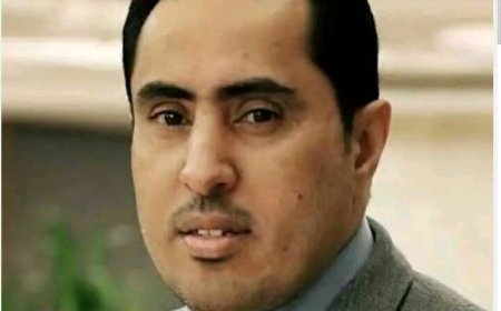 وزير الشباب والرياضة الأستاذ نايف البكري يعزي الصحفي صالح المرقشي بوفاة والده