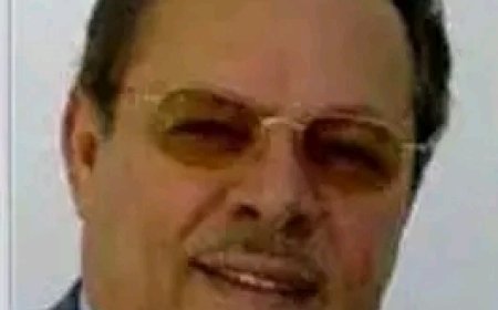 الرئيس علي ناصر محمد يجري اتصال هاتفي بالصحفي صالح المرقشي يعزية فيه بوفاة والده