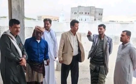 تنفيذًا لتوجيهات المحافظ ابن الوزير: فريق فني ينفّذ نزولًا ميدانيًا لإعداد الترتيبات الأولية لمشاريع خدمية بمديرية رضوم