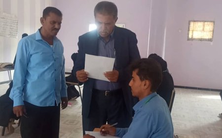 مدير عام التعليم الفني والتدريب المهني بأبين يتفقد سير الاختبارات النظرية بالمعهد التقني الزراعي بجعار