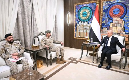 رئيس مجلس القيادة يستقبل قائد القوات المشتركة ويؤكد على شراكة استراتيجية واعدة مع المملكة