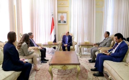 رئيس الوزراء يبحث مع السفير الأمريكي تطورات الأوضاع في اليمن وآفاق التعاون المشترك
