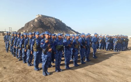 بتوجيهات عضو مجلس القيادة الرئاسي ومحافظ عدن.. قوات العمالقة الجنوبية تسلّم معسكر جبل حديد لقوات أمن المنشآت