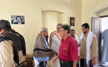 منظمة الحزب الاشتراكي بحضرموت تستقبل جموع المعزين في وفاة المناضل علي سالم البيض