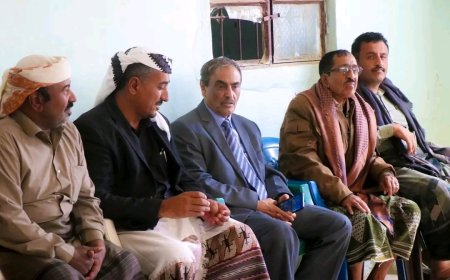 السلطة المحلية بشبوة تقدم التعازي في وفاة المناضل الرئيس علي سالم البيض