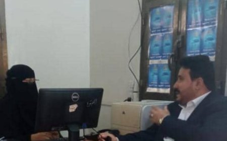 العساني يتفقد مكاتب الشكاوي والبلاغات بإدارة المبيعات وخدمة العملاء بمؤسسة اتصالات ساحل حضرموت