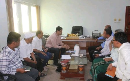 مدير عام المكلا يبحث مع "الأشغال" و"مؤسسة صلة" تعزيز التعاون لتنفيذ مشاريع خدمية وتنموية