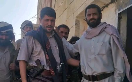 القائد العام لقوات محور سبأ يتفقد اللواء الأول في حريب ويؤكد على تعزيز الجاهزية القتالية