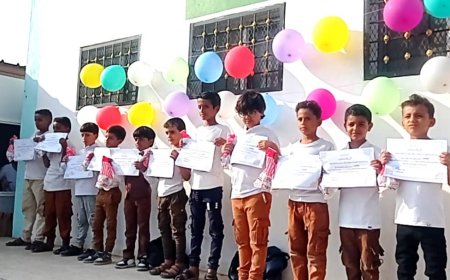 ​مدرسة ياسر عرفات بلحج تكريم تلاميذها الاوائل ومعلميها الأفاضل