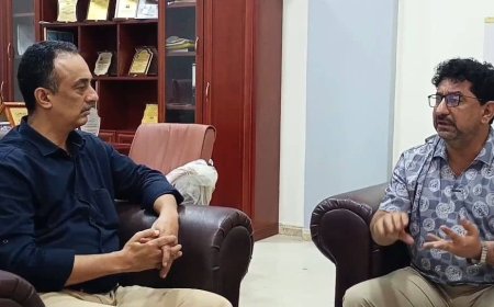 القائم بأعمال الصحة في عدن يناقش خطة مركز الطوارئ والاسعاف 195وصحة الموانئ للعام 2026