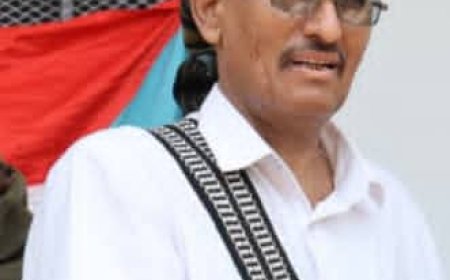 مدير عام أحور  يعزي  بيت هل شواذن خاصه وقبيلة  ال علي عامه. في وفاة فقيد الوطن العميد  مبروك يسلم بن جنه