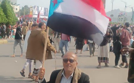 رئيس منسقية المجلس الانتقالي الجنوبي بجامعة أبين وأعضاء المنسقية يشاركون في مليونية (الثبات والتصعيد الشعبي) بالعاصمة عدن