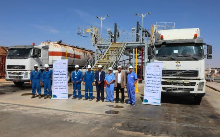 بتوجيهات عضو مجلس القيادة محافظ حضرموت..  الوكيل الجيلاني يدشن منحة المشتقات النفطية المقدمة من البرنامج السعودي لتنمية وإعمار اليمن لدعم قطاع الكهرباء