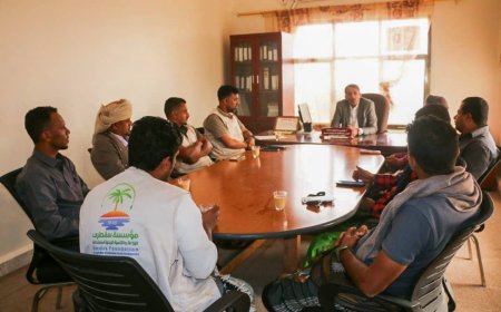 وكيل وزارة الزراعة يلتقي فريق مؤسسة سقطرى للزراعة والتنمية الريفية ويؤكد حرص الوزارة على تعزيز الشراكة مع المؤسسات المحلية