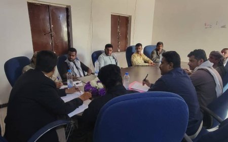 تنفيذي رضوم يعقد اجتماعه الدوري الأول لعام 2026 ويشيد بدعم المحافظ "ابن الوزير"