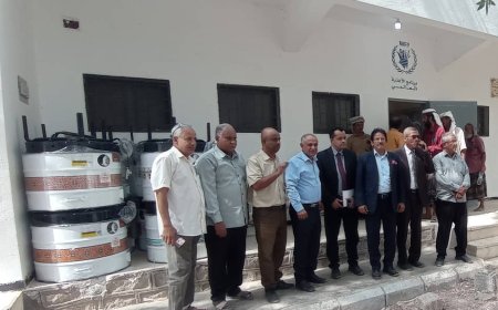 لحج.. تسليم تجهيزات المطبخ المدرسي لمدرستي القمندان، وتدشين ورشته التعريفية
