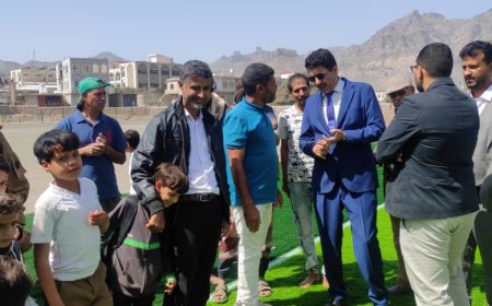 وزارة الشباب والرياضة تدشّن أعمال تعشيب ملعب نادي الصمود بمحافظة الضالع