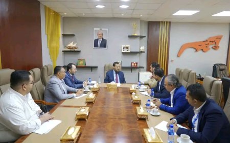 المحافظ عبدالرحمن شيخ يبحث سُبل تعزيز حماية تراث عدن الثقافي وتحديث قوائم المستفيدين من الإغاثة