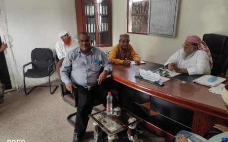مدير عام مكتب الأوقاف والإرشاد بأبين يعقد اجتماعًا موسعًا بمدراء الإدارات