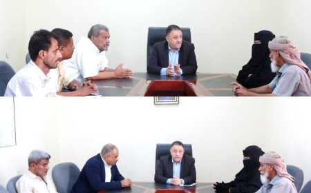 أمين عام محلي أبين" الحامد "يناقش أوضاع العاملين والفنيين الصحيين بمستشفى الرازي العام بجعار