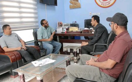 الوكيل الجيلاني يتفقد سير العمل في مصنع المكلا لتعليب الأسماك (الغويزي)