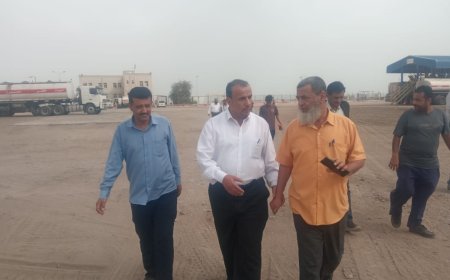 نائب المدير التنفيذي لشركة النفط يتفقد سير العمل والمشاريع بمنشاة البريقة