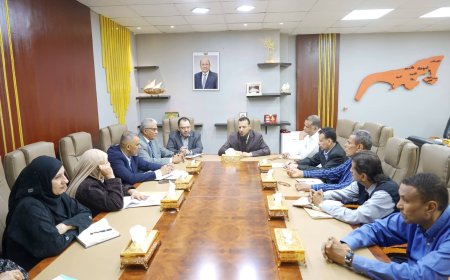 محافظ عدن يقر زيادة حافز المعلمين وتنفيذ حملة نظافة للمدارس بعموم المديريات