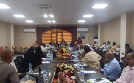 تنفيذي لحج يعقد اجتماعه الدوري ويبحث القضايا الإدارية والمالية بالمحافظة