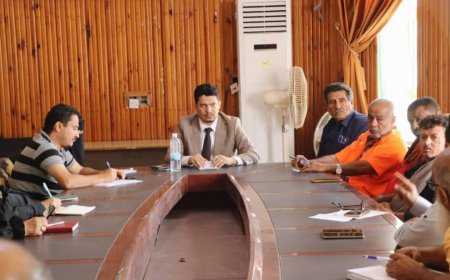 مدير عام البريقة يشدد على الانضباط الوظيفي ورفع مستوى الخدمات المقدمة للمواطنين