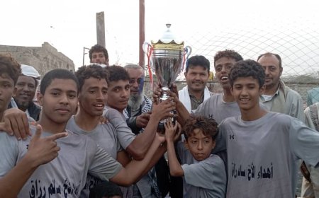 في ختام فعاليات البطولة المدرسية بثانوية حذيفة ابن اليمان سنة ثانية بطلا لكرة القدم بشقرة