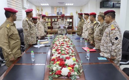 وزارة الدفاع تشهد إجراء مراسيم التسليم والاستلام في هيئة التدريب والشرطة العسكرية بعدن